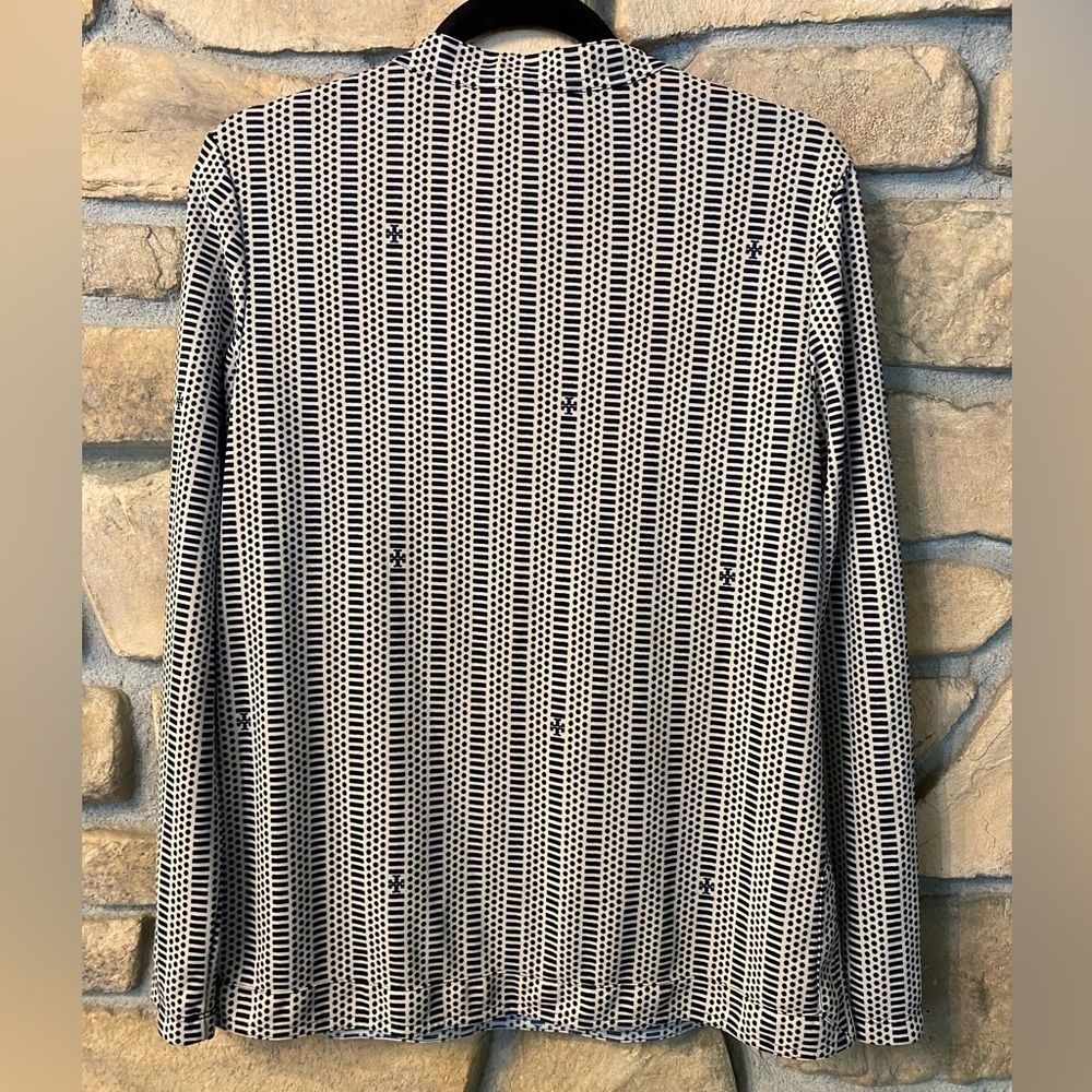 Tory Burch Women’s Black White Blouse Print Collar Poly Lightweight EUC size M - Picture 2 of 15